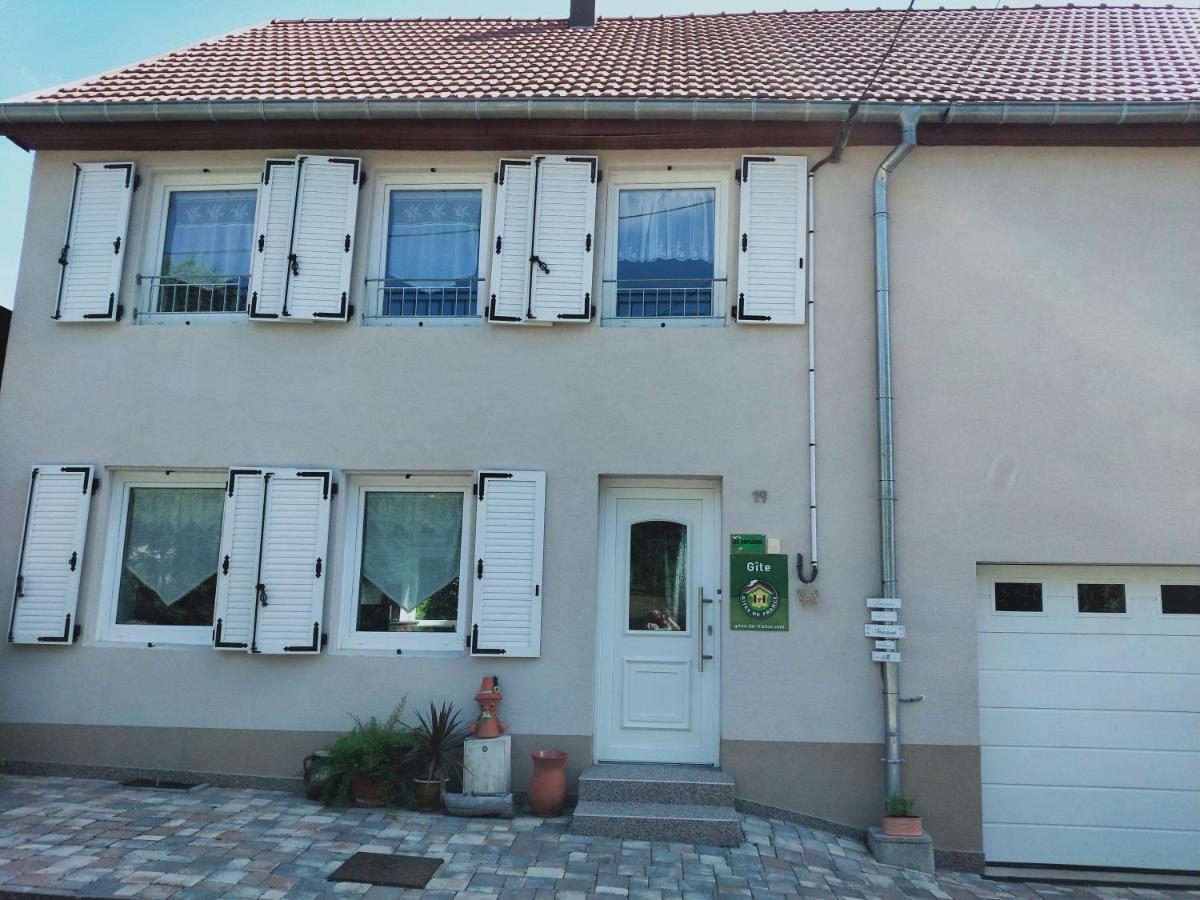 Gite Les Papillons Bining Exteriör bild